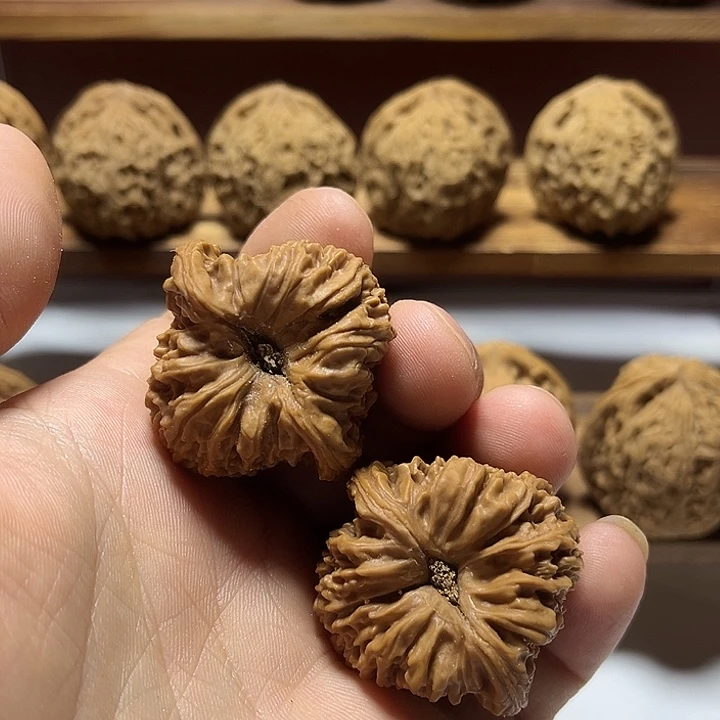 文玩核桃把件蔚*南疆