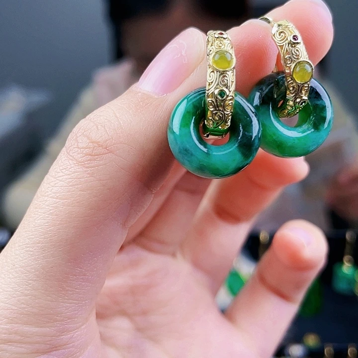 翡翠耳饰未镶嵌饰品