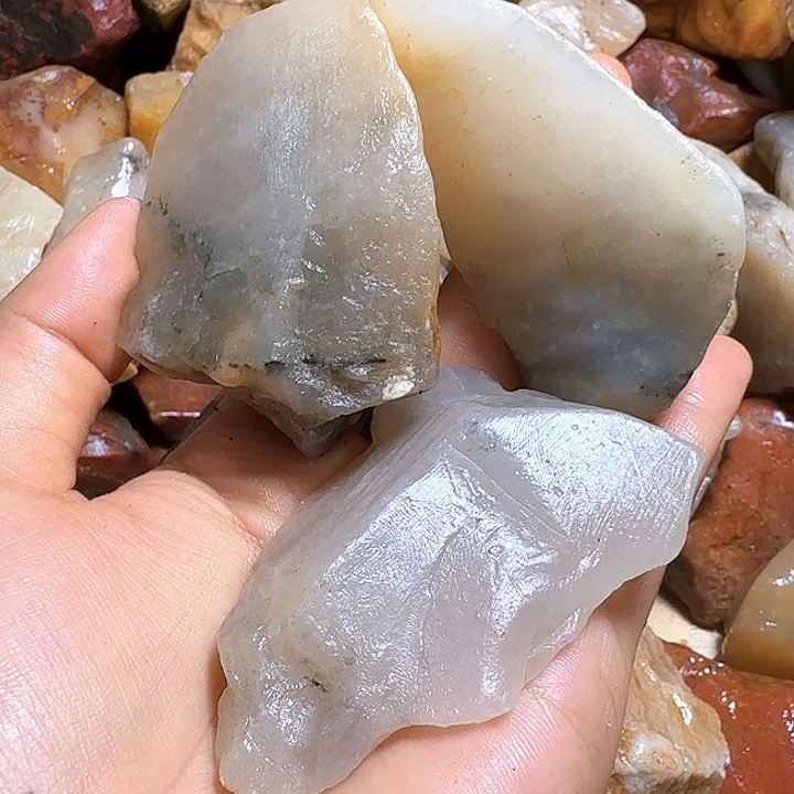 岚***雨寿山石寿山石的颜色
