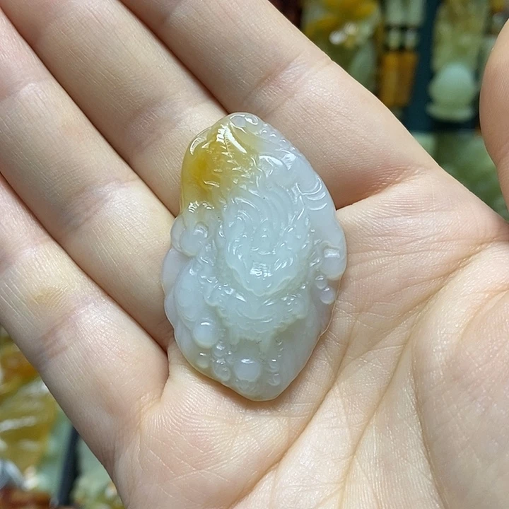 岫玉未镶嵌吊坠(赠链)