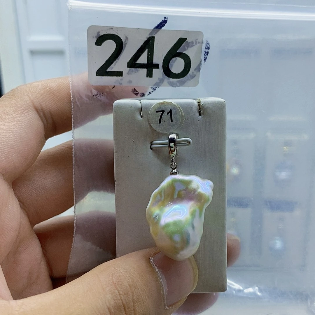 淡水珍珠合金颈饰