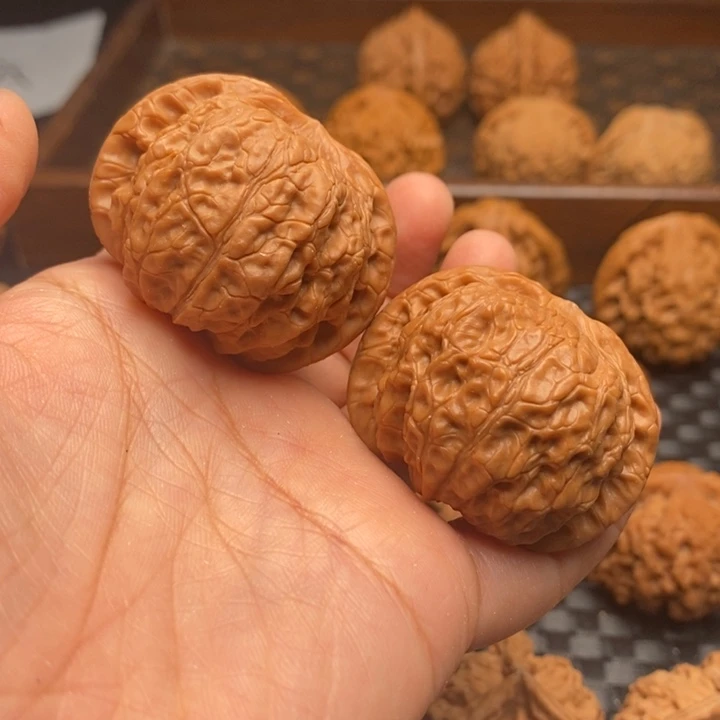 文玩核桃把件血麒麟42尺