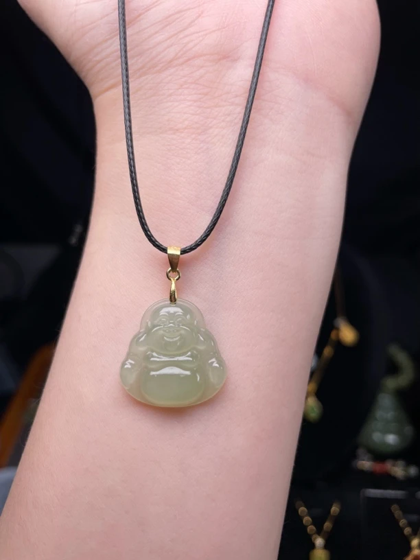 天然和田玉佛公卡（20mmx20mm)吊坠