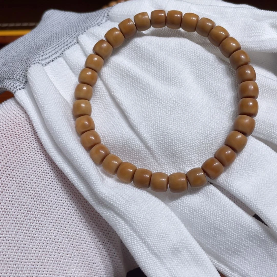 白玉菩提吊坠手串
