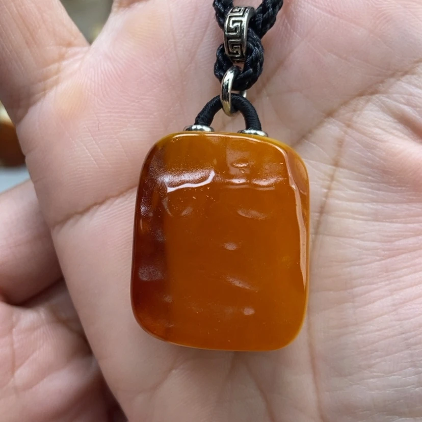 【闪购商品】琥珀颈饰未镶嵌