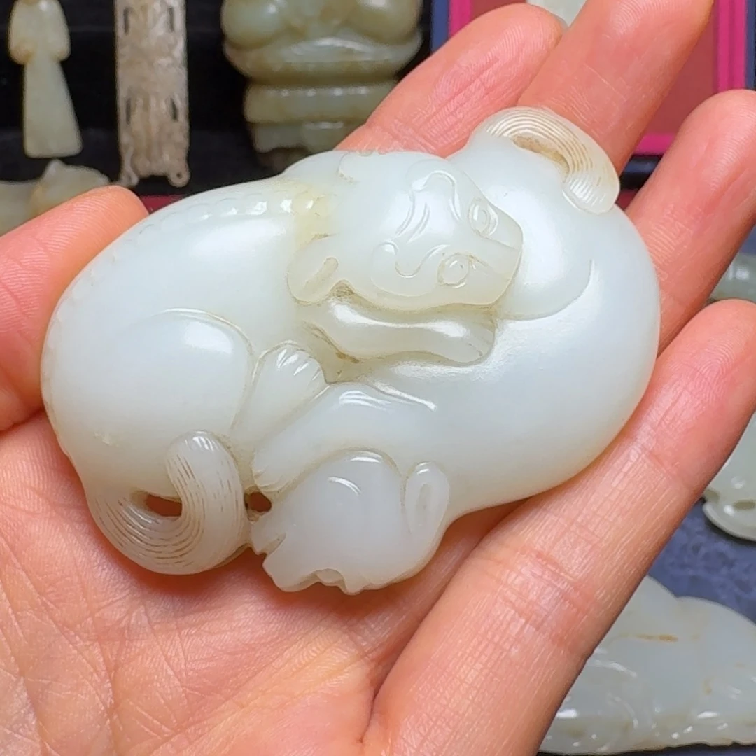 和田玉（糖玉）未镶嵌挂件吉**沫