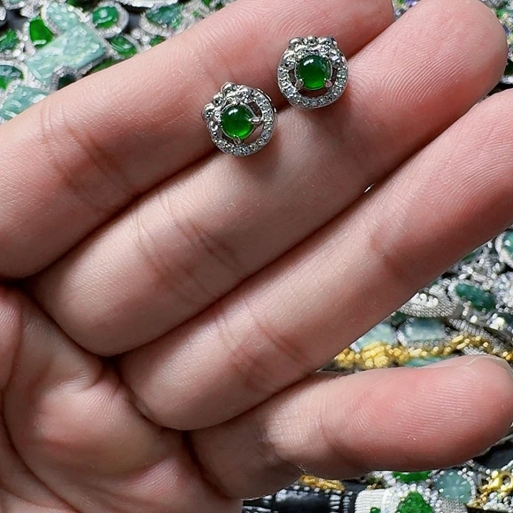 翡翠颈饰未镶嵌天然A货翡翠放漏