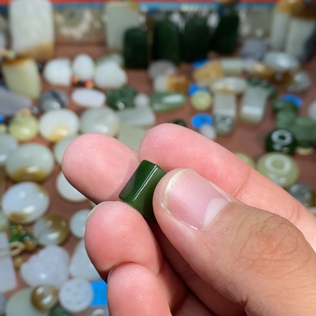 和田玉未镶嵌吊坠(不含链)