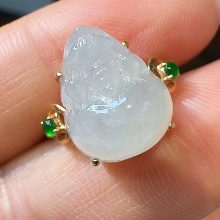 翡翠18K金镶嵌戒指貔貅