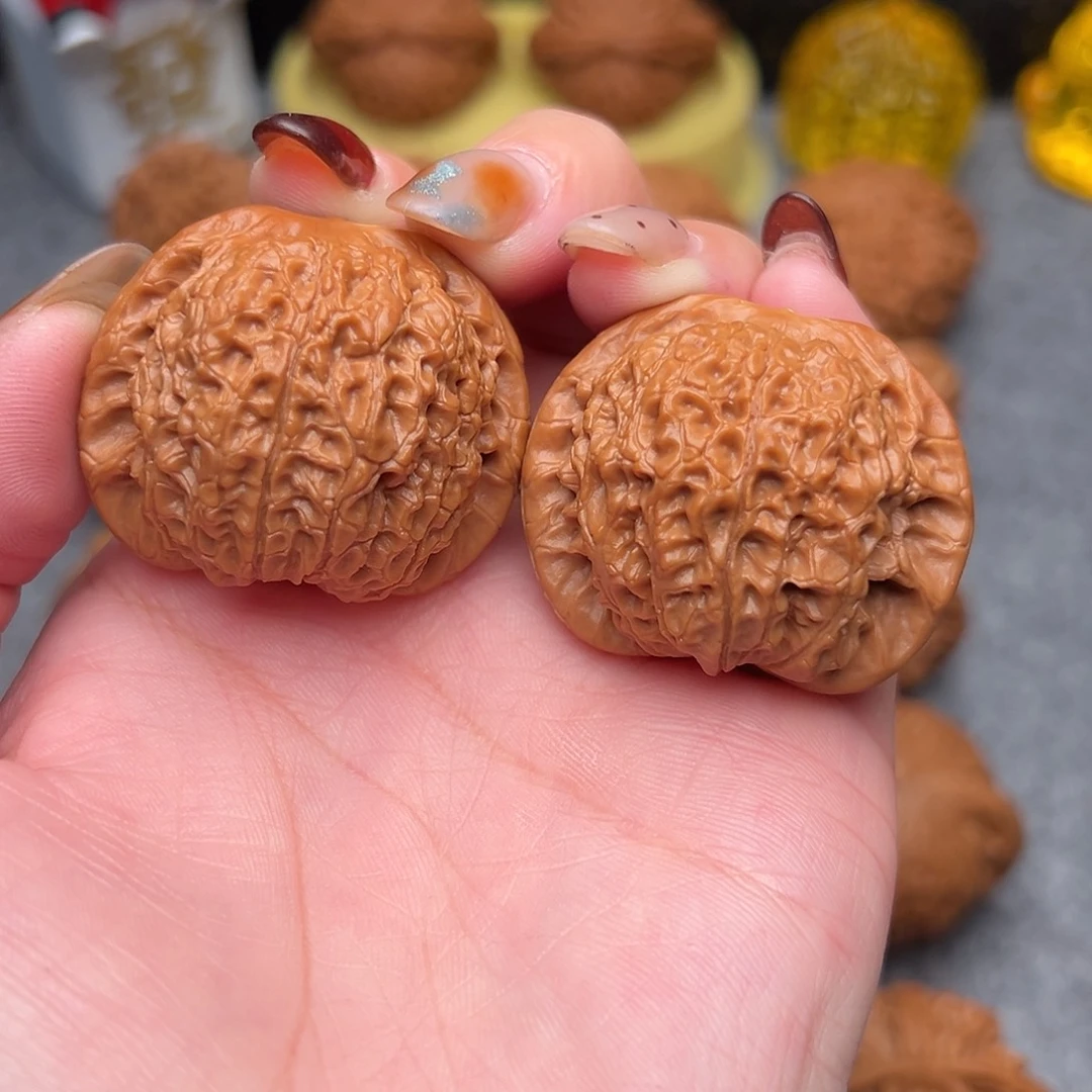 把件文玩核桃毕业精品精配血麒麟38尺寸