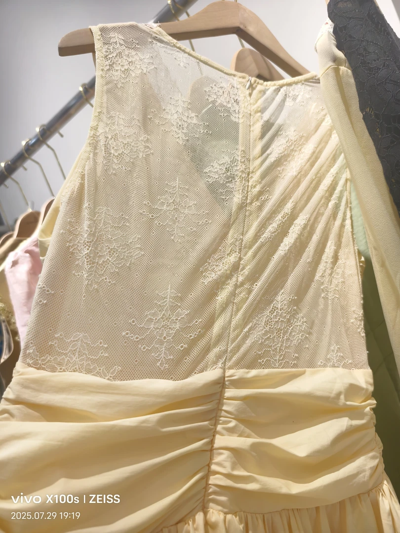 新款欧货感后背蕾丝V领无袖背心a字连衣裙女