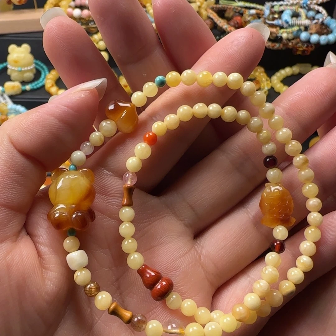 蜜蜡未镶嵌颈饰蜜蜡俏色小熊双圈手串