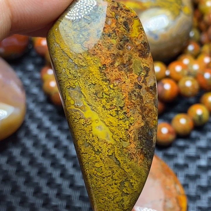 玛瑙/玉髓颈饰未镶嵌丝**缘