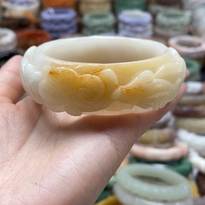 未镶嵌手镯石英质玉