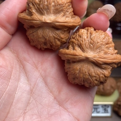 文玩核桃吊坠雪麒麟qp