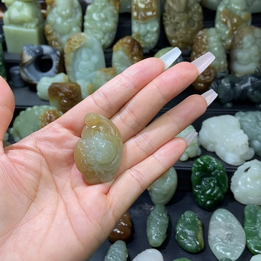 和田玉未镶嵌颈饰