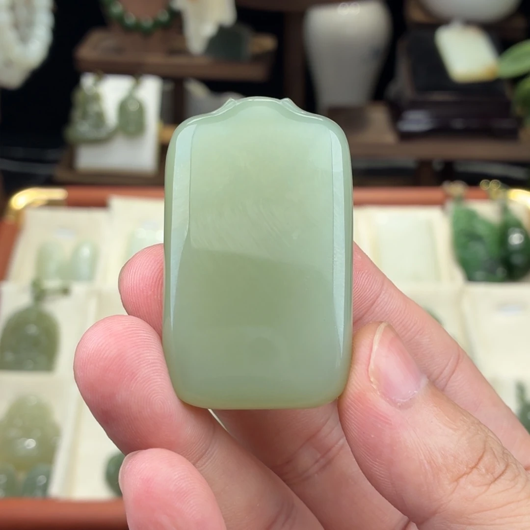 火***耶和田玉未镶嵌颈饰