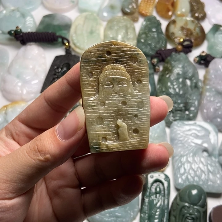 翡翠未镶嵌颈饰求佛问道54