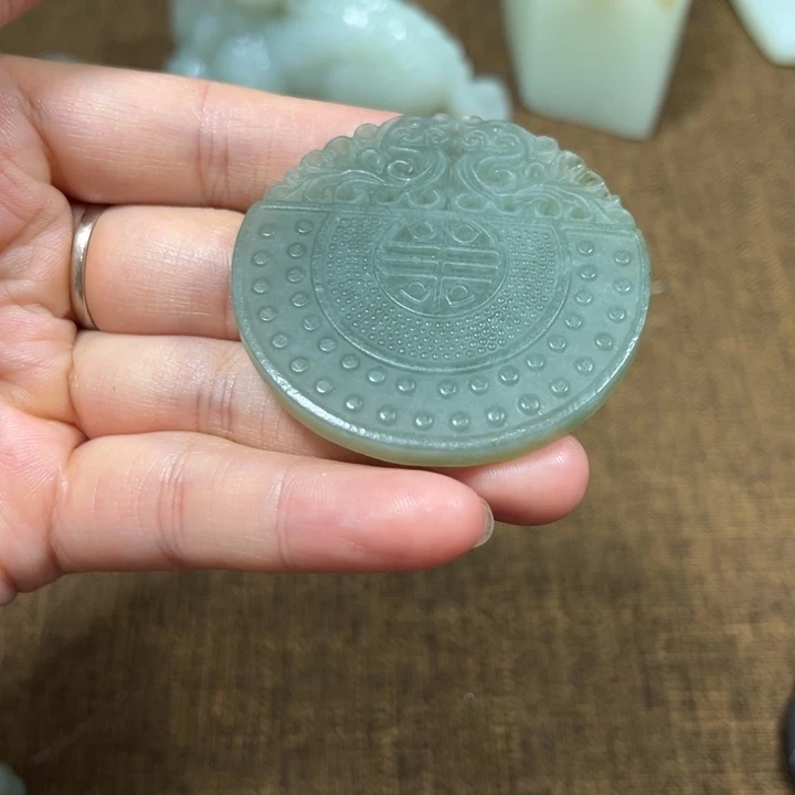 颈饰未镶嵌和田玉