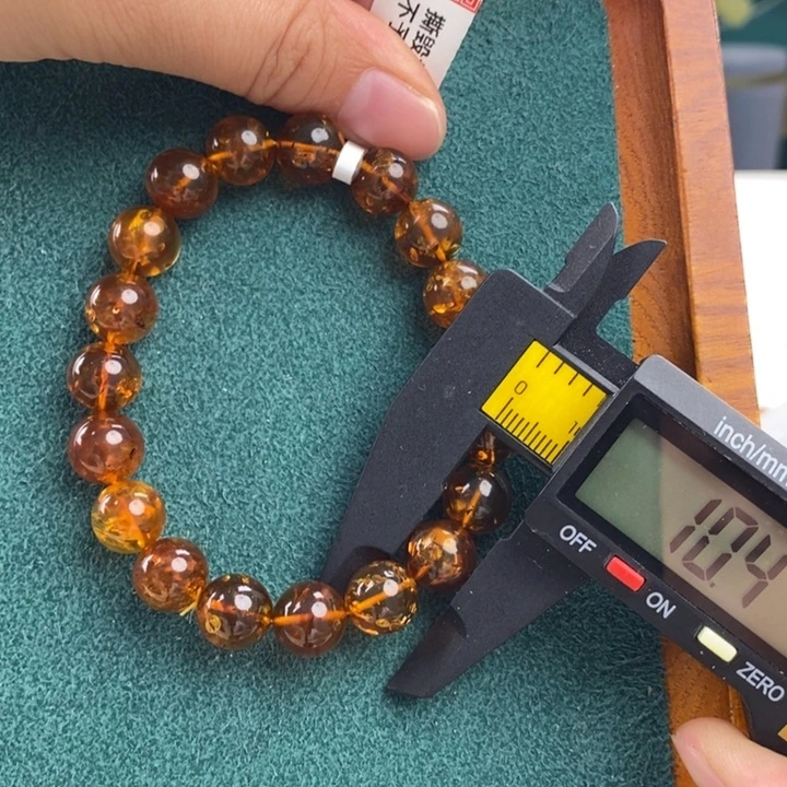 未镶嵌琥珀珠宝奇石