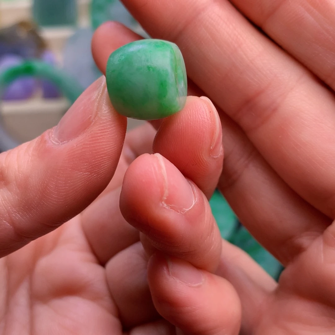 未镶嵌定制翡翠翡翠