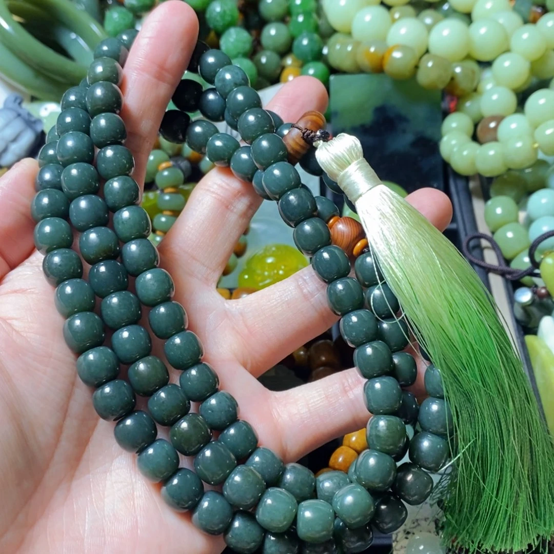 岫岩老玉（透闪石质玉）未镶嵌颈饰