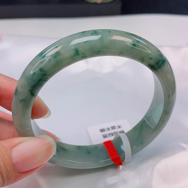 翡翠未镶嵌手镯58圈