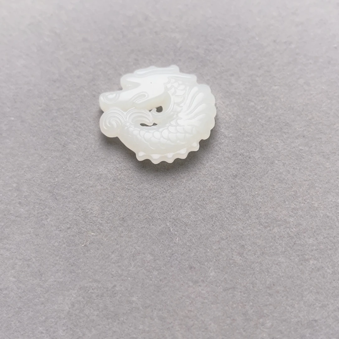 可***承和田玉未镶嵌颈饰