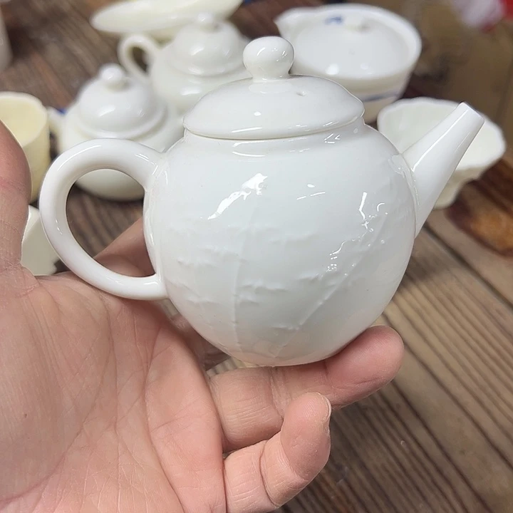 微瑕………………………….. 壶