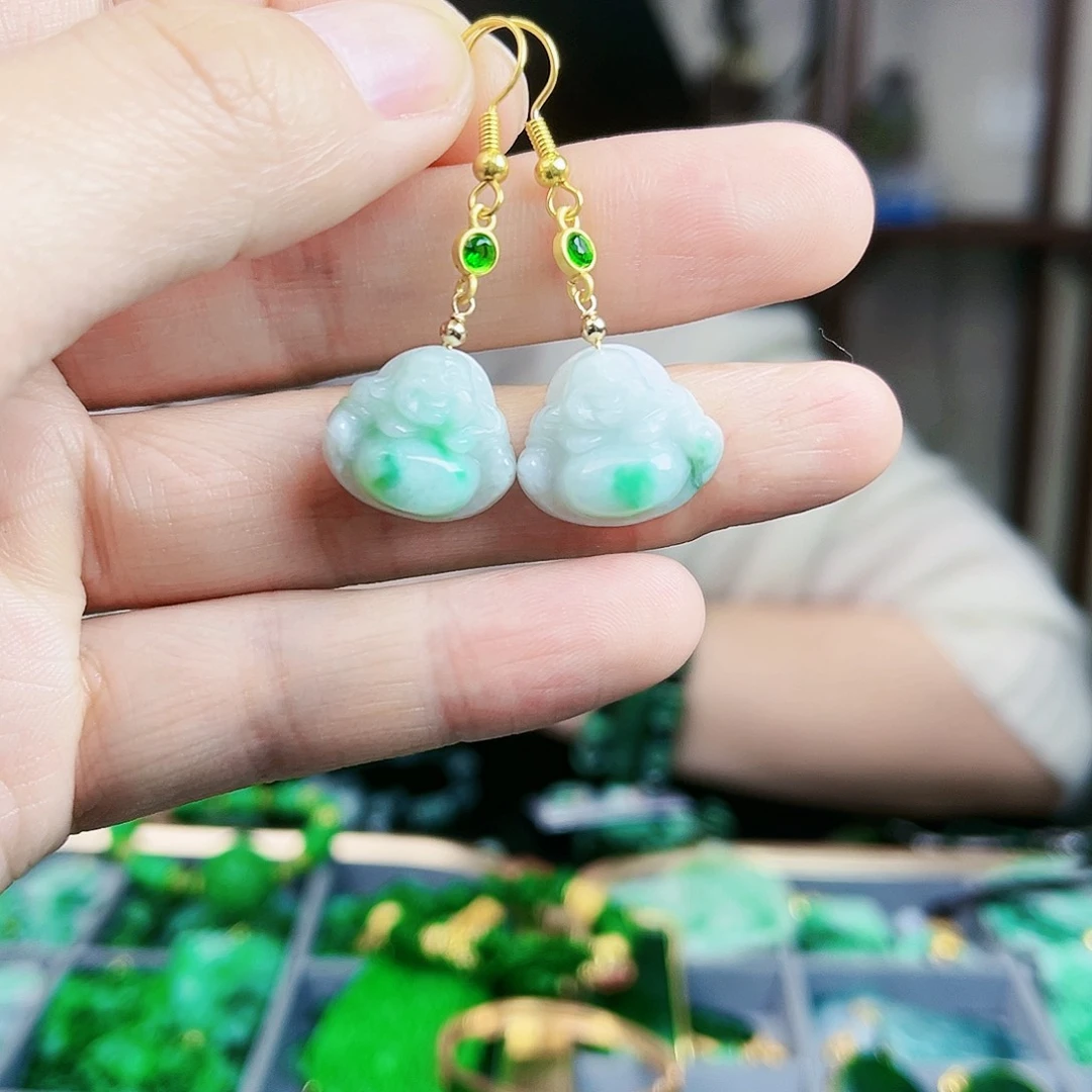 翡翠颈饰未镶嵌耳饰