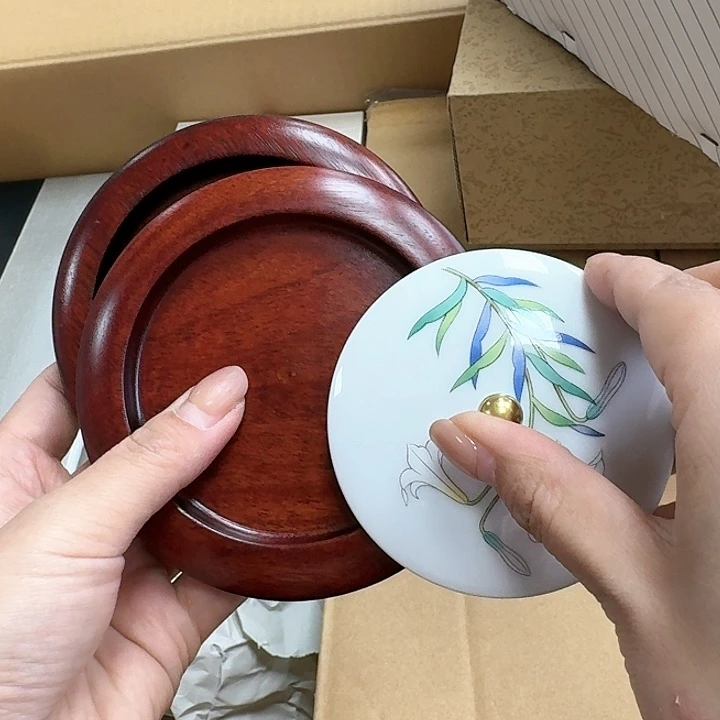 枫*瓷器。        瓷器。