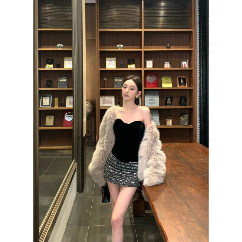 性感辣妹无肩带抹胸背心女春季修身丝绒内搭黑色美背短款上衣外穿