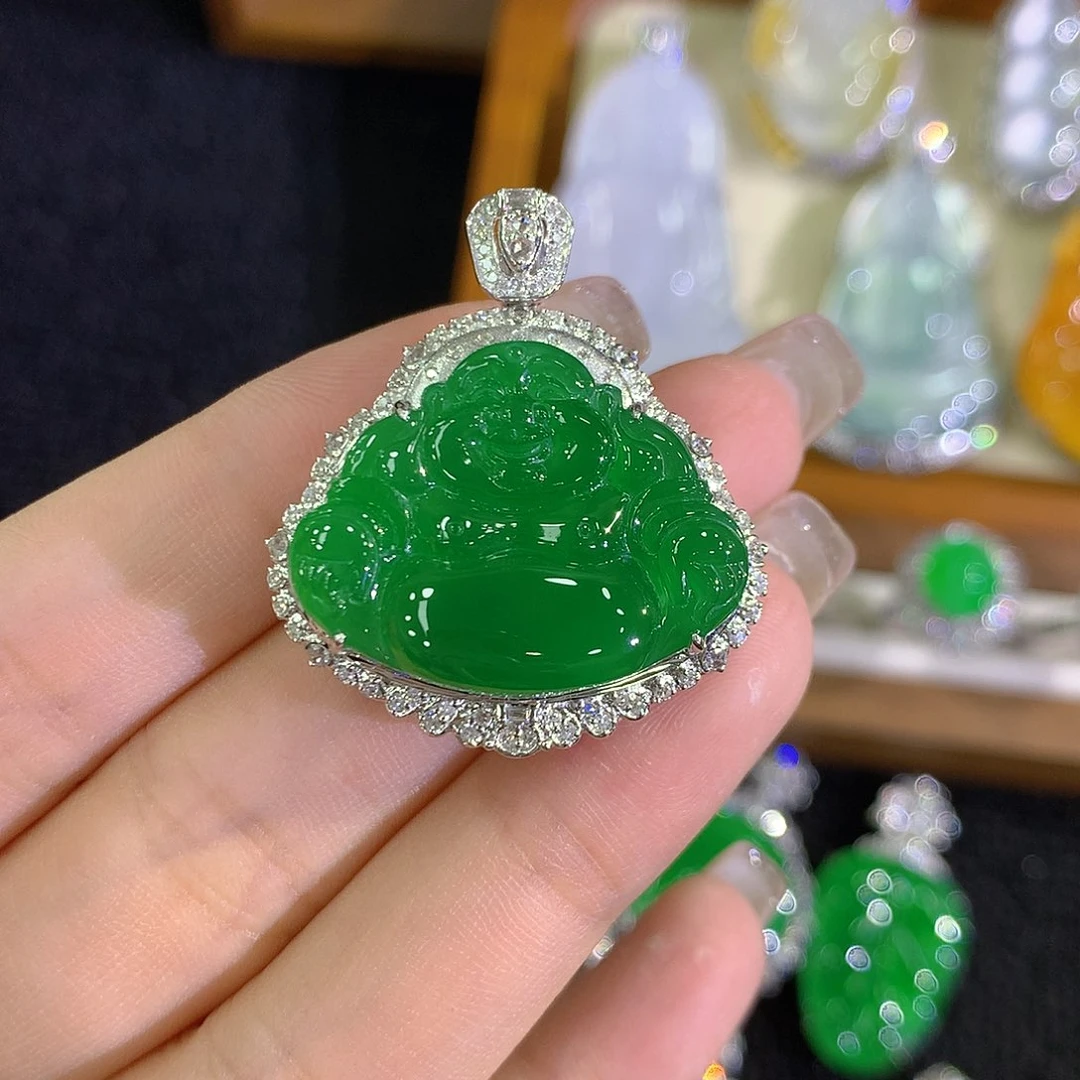 翡翠18K金镶嵌颈饰8888888