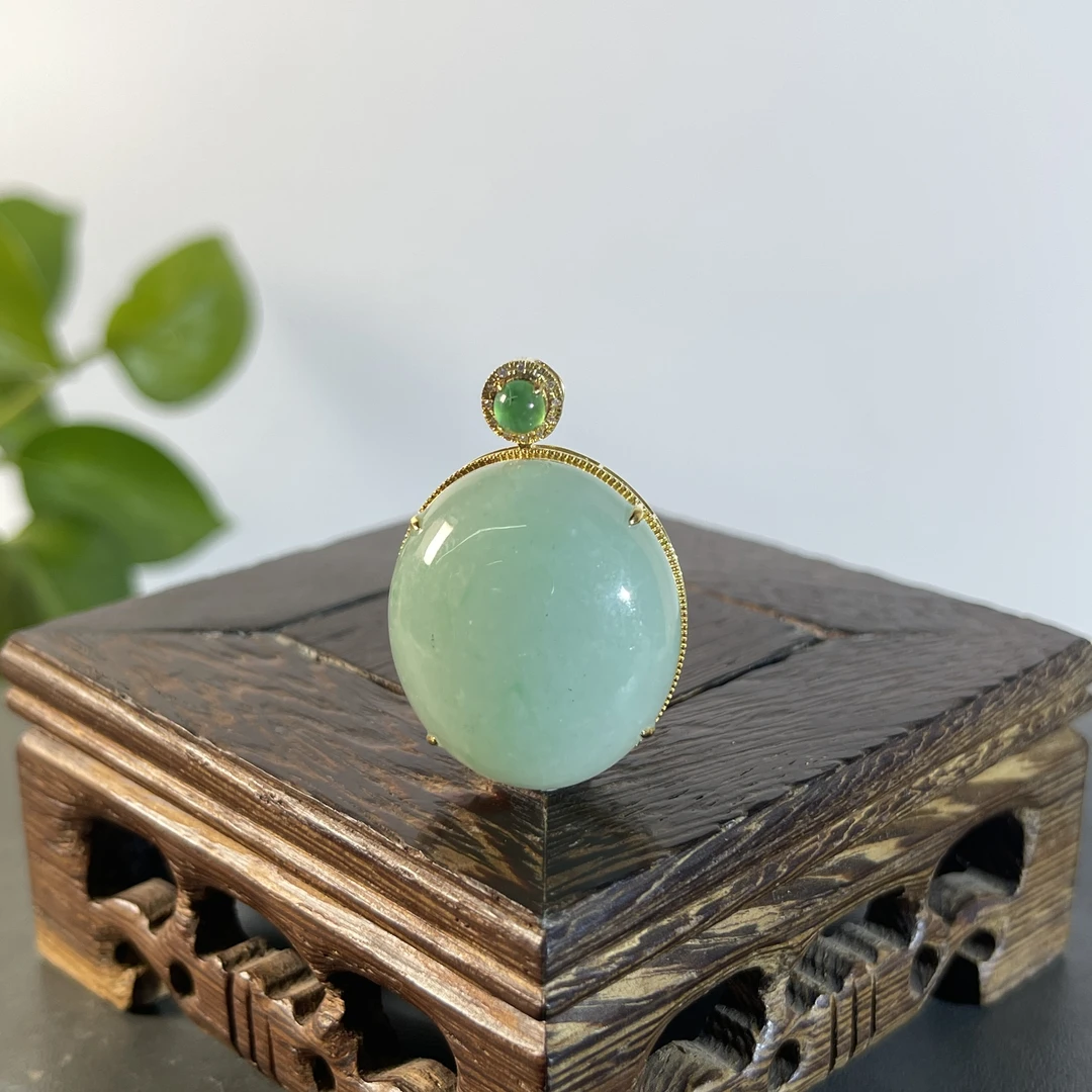 JYA01-155  天然缅甸A货翡翠  18k金钻镶嵌翡翠蛋面吊坠