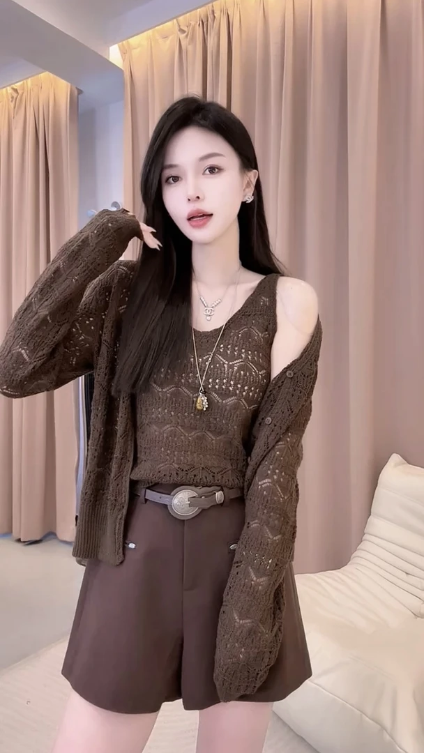 法式纯欲镂空蕾丝钩花吊带两件套早秋新款气质软糯舒适亲肤针织衫