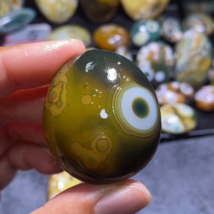玛瑙/玉髓未镶嵌珠宝半成品18