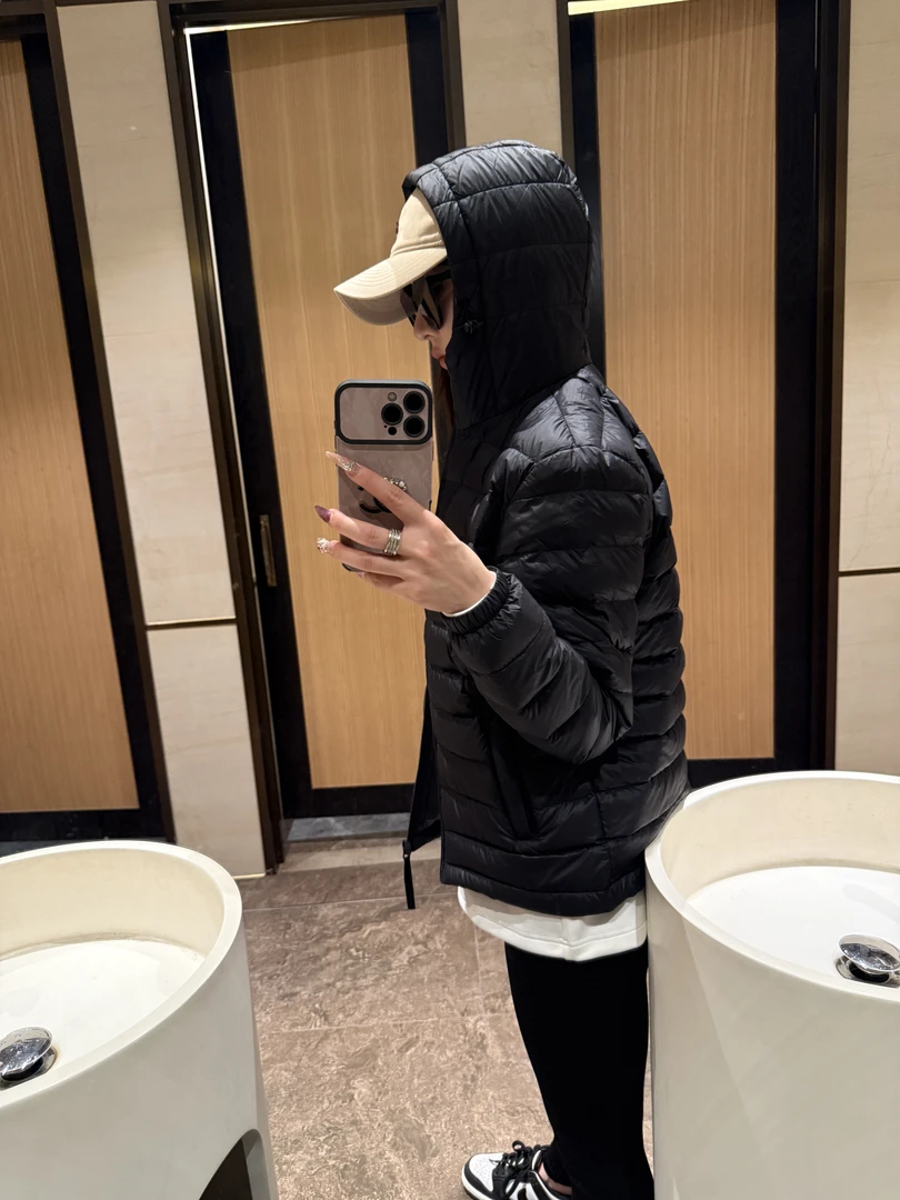 男女款轻薄羽绒服男2025秋冬季新款短款情侣连帽外套保暖修身