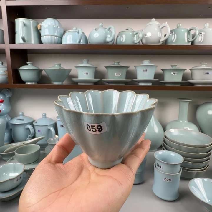 瓷片汝瓷斗笠花口杯圈足烧天青釉微瑕