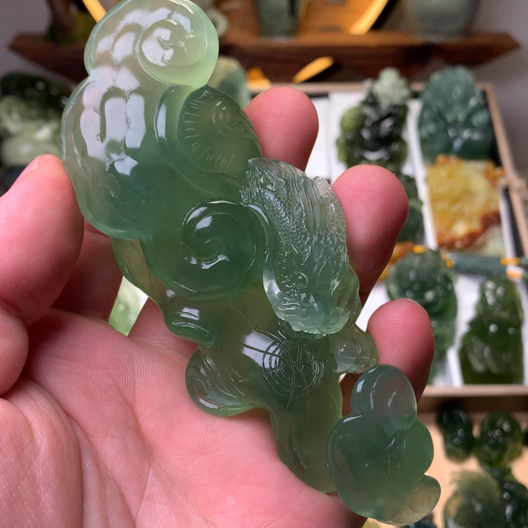 岫玉未镶嵌精品手把件