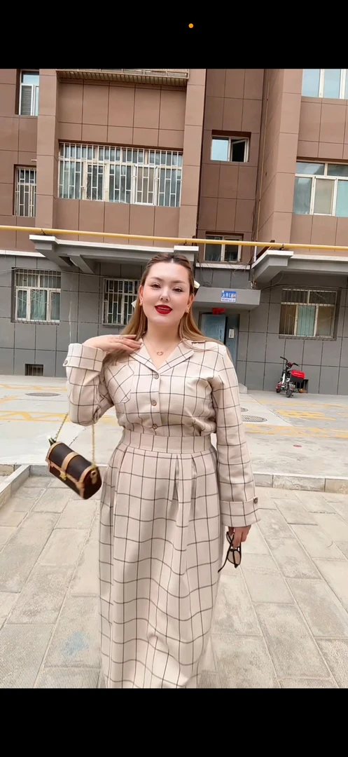 米白色 格子休闲套装女2025春季新款气质衬衫半身裙两件套