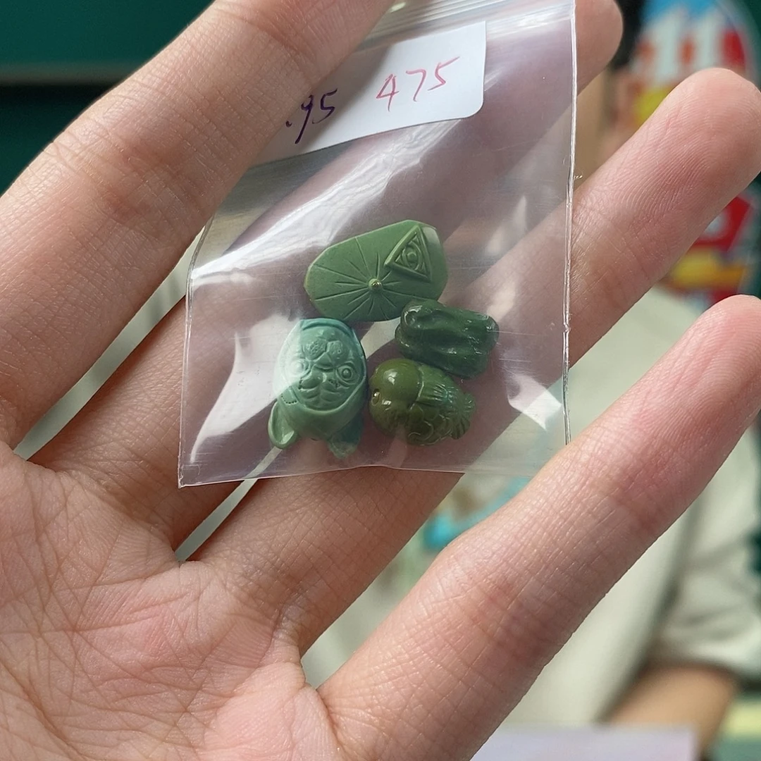 绿松石未镶嵌珠宝奇石