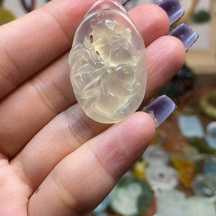 蛇纹石玉吊坠未镶嵌