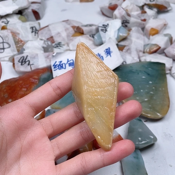 宁***佬翡翠未镶嵌颈饰翡翠