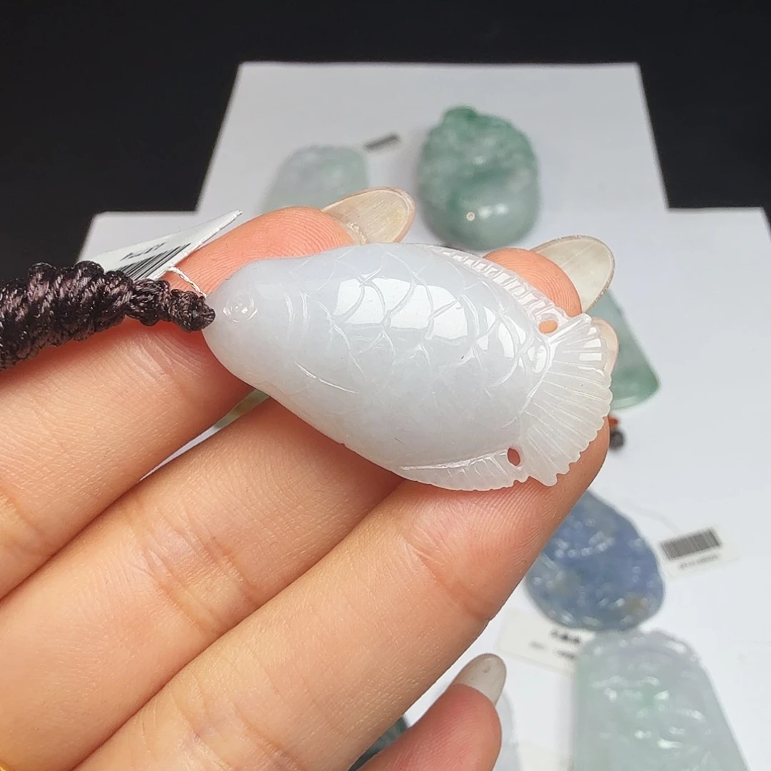 散珠翡翠天然翡翠小鱼