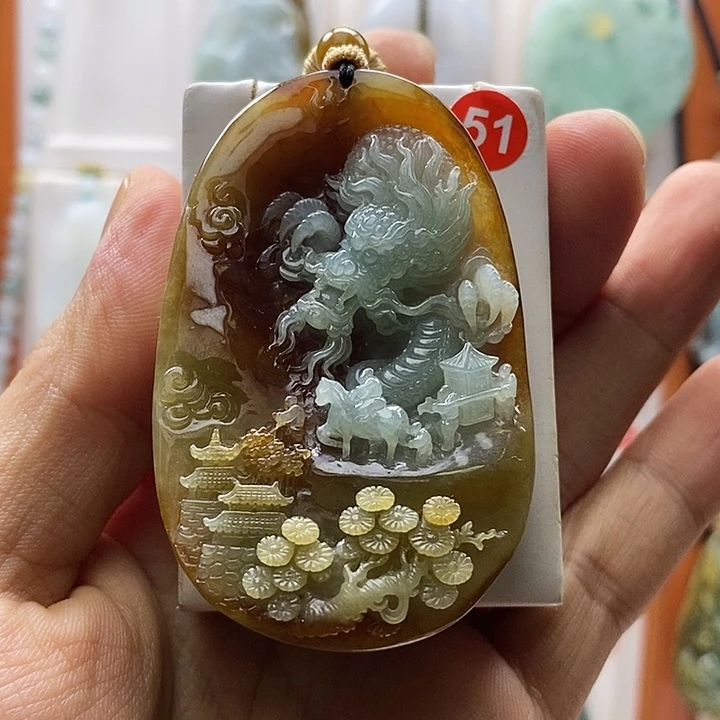 诚***城翡翠未镶嵌颈饰每天