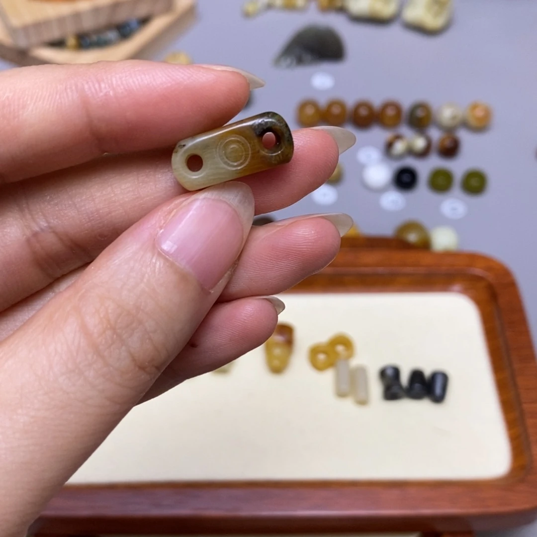 蛇纹石玉合金配饰芬**织