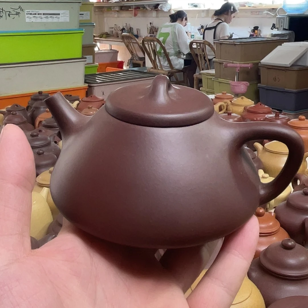 微瑕 子也。      刘。