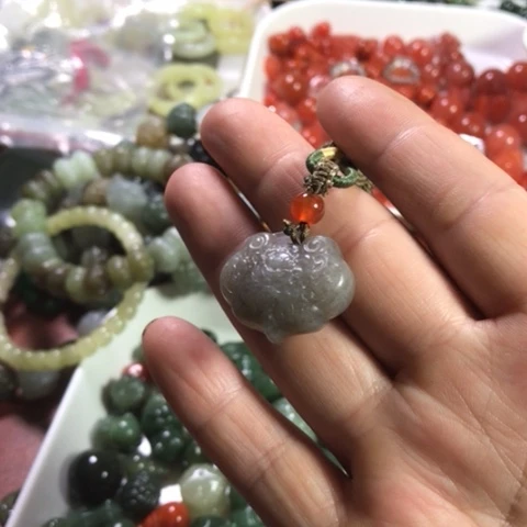 和田玉（糖玉）未镶嵌颈饰