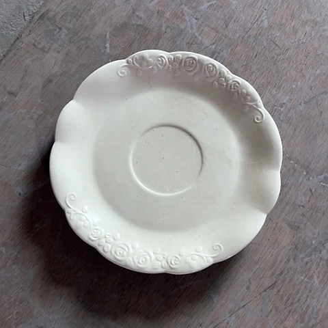 微瑕，不能明火，口径15高度1.5，12个吐骨碟黑点