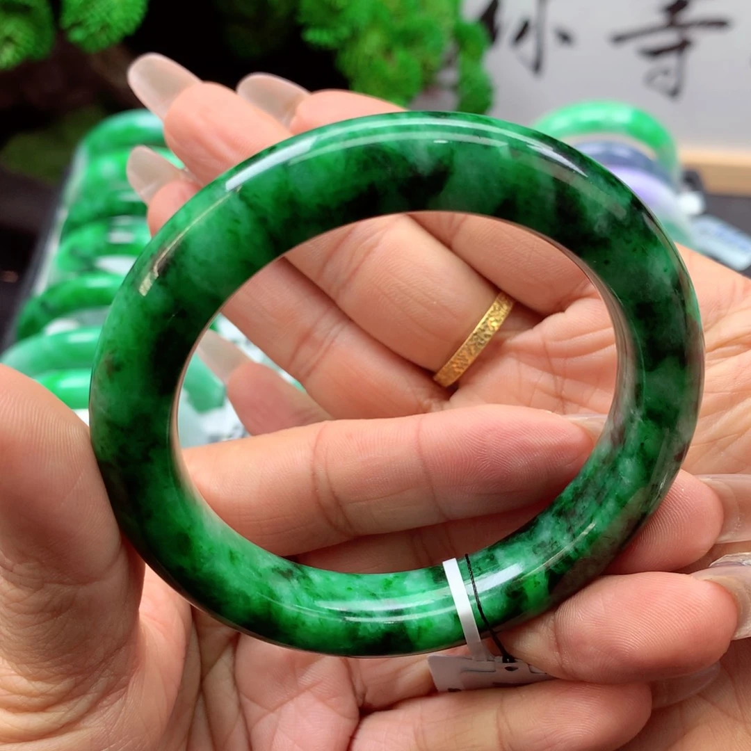 未镶嵌手镯翡翠缅甸